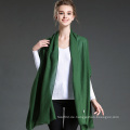 Frauen im Winter, um warme Plain Green Polyester Schal zu halten